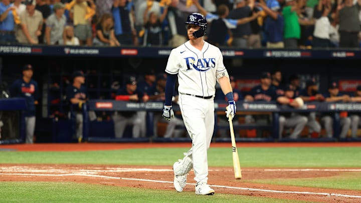 Luplow celebró la conexión con gran autoridad en el primer inning del encuentro
